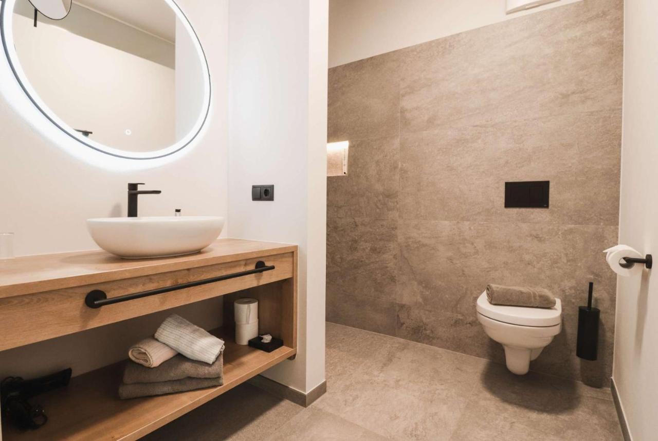 Guesthouse Karnatsch Парчинес Екстериор снимка