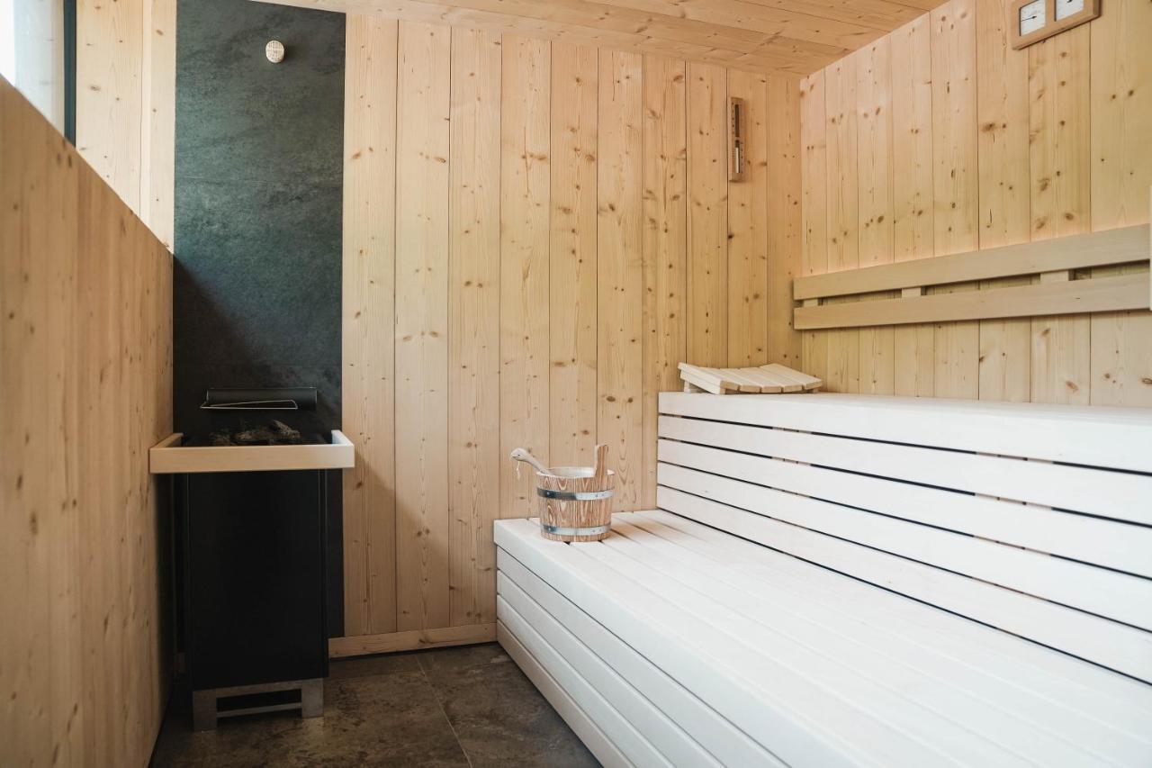 Guesthouse Karnatsch Парчинес Екстериор снимка