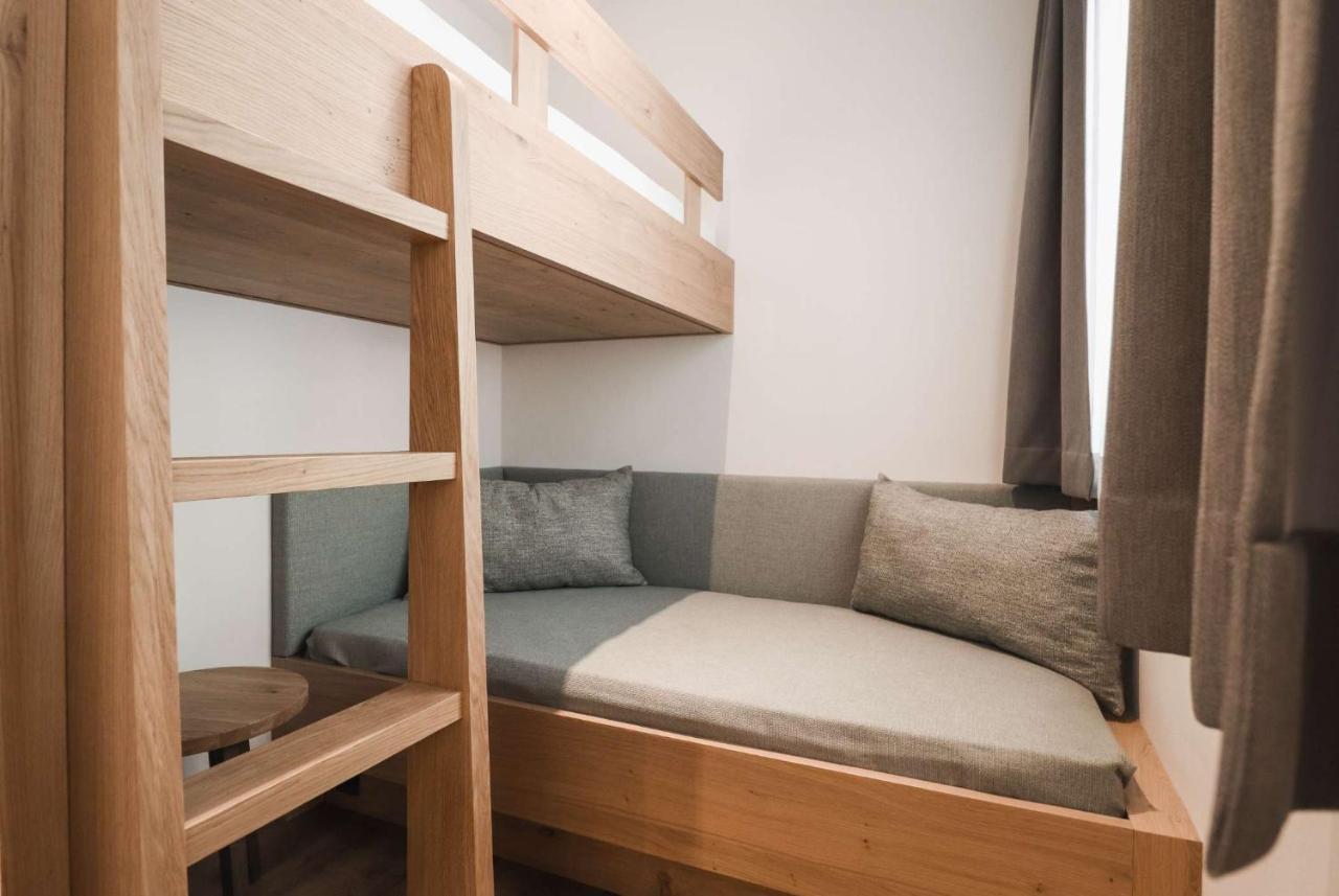 Guesthouse Karnatsch Парчинес Екстериор снимка