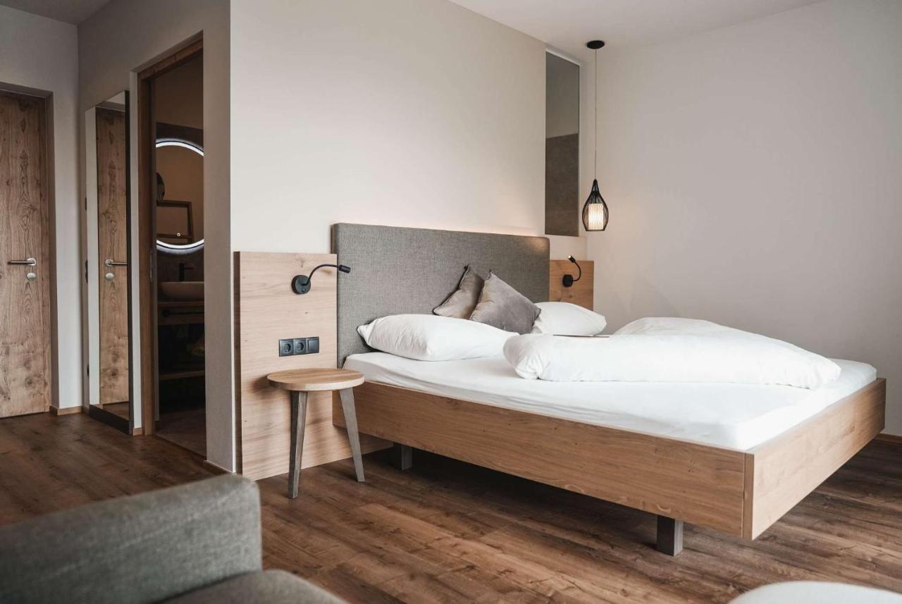 Guesthouse Karnatsch Парчинес Екстериор снимка
