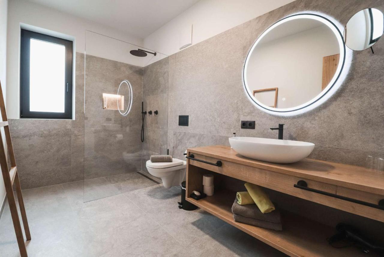 Guesthouse Karnatsch Парчинес Екстериор снимка